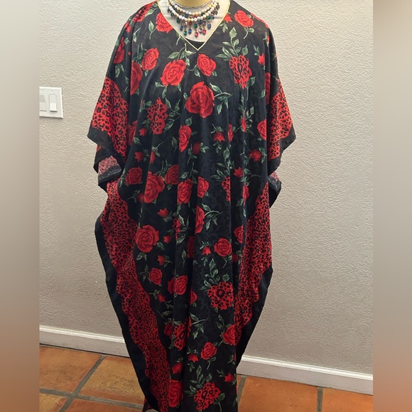 Gold Coast Red Roses and Cheetah Print Kaftan One Size - Picture 1 of 6